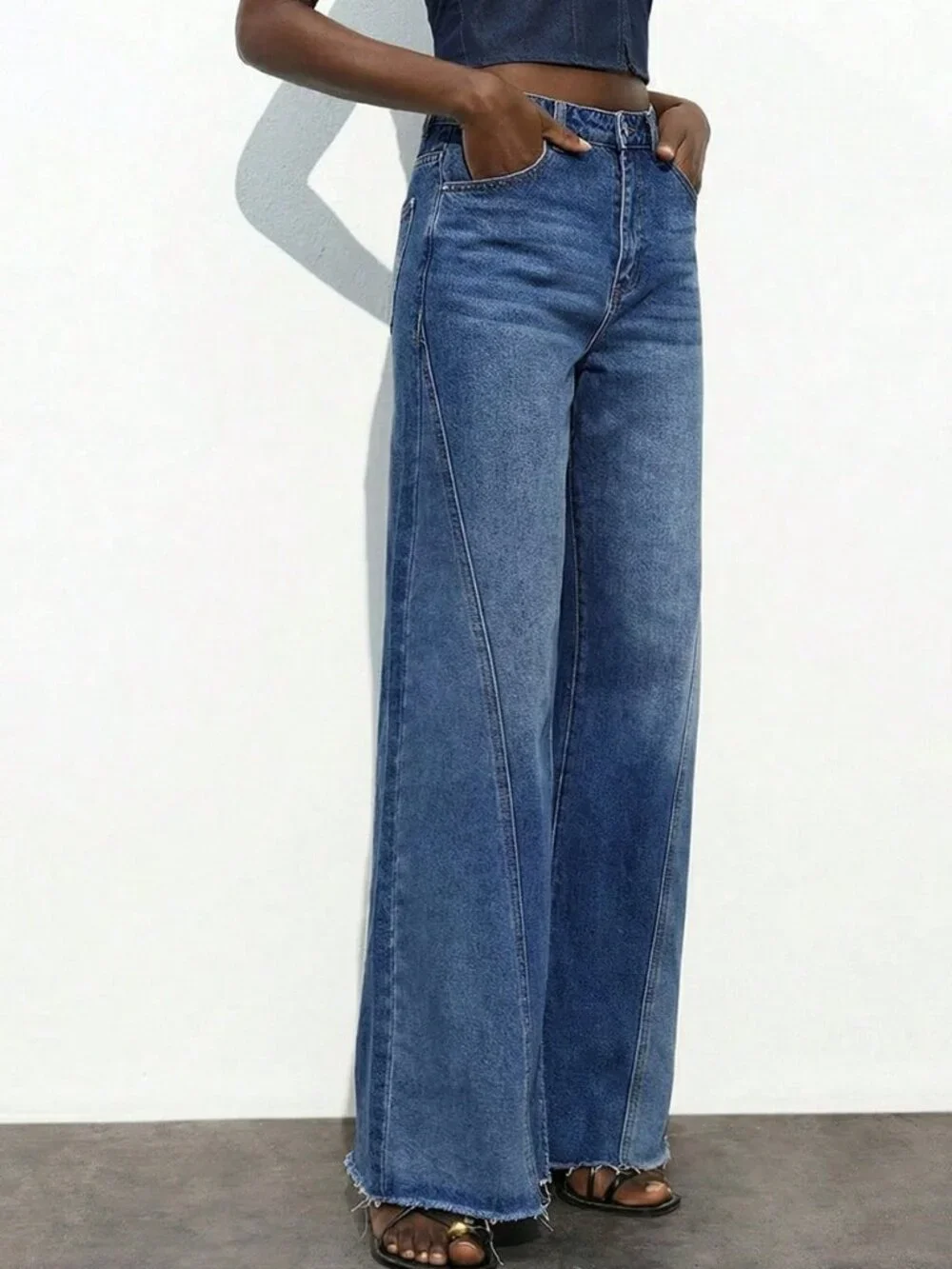 Medium Wash Casual Women's Pocketed Zipper Straight Leg Jeans
